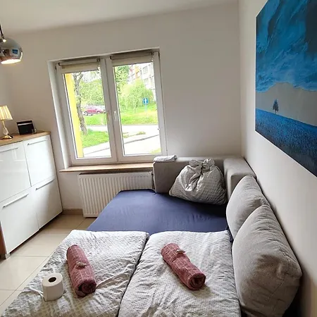 Апартаменты Private Room Rest Studio - Kameralny Bytom Szombierki 2-Room Shared Apartment