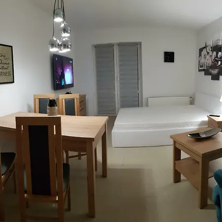 Private Rest - Kameralny Szombierki 2-room Shared アパート *